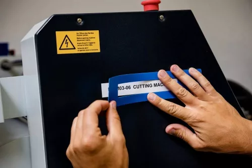 GEToolbox® FEREASTRA DE TEXT "Mini Cut-out" 75mm GREU